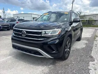 Volkswagen Atlas 2021 SE 4p SUV (versión de mitad de año)