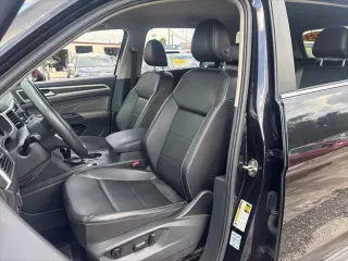 Volkswagen Atlas 2021 SE 4p SUV (versión de mitad de año)