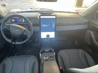 Ford Mustang Mach-E 2023 Premium 4p SUV