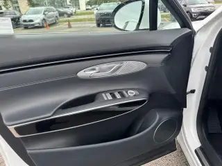 Genesis GV70 2025 AWD 2.5T Standard 4dr SUV