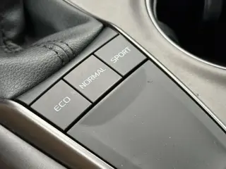 Toyota Camry 2024 SE 4dr Sedan