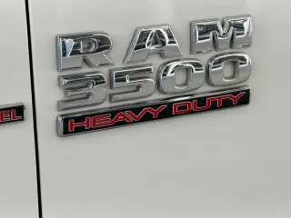 Ram 3500 2018 4x2 Laramie 4dr Cabina de Tripulação 8 ft. LB DRW Pick-up