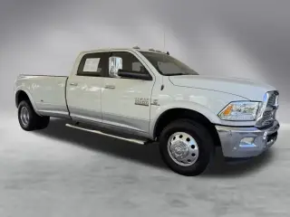 Ram 3500 2018 4x2 Laramie 4dr Cabina de Tripulação 8 ft. LB DRW Pick-up