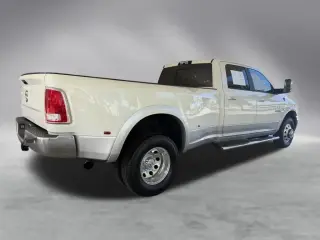 Ram 3500 2018 4x2 Laramie 4dr Cabina de Tripulação 8 ft. LB DRW Pick-up