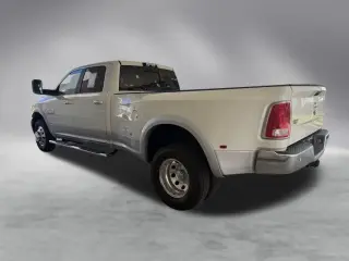 Ram 3500 2018 4x2 Laramie 4dr Cabina de Tripulação 8 ft. LB DRW Pick-up