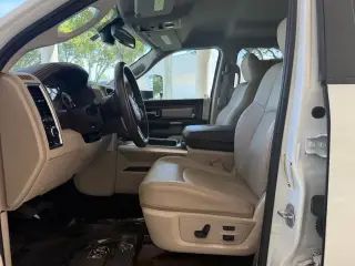 Ram 3500 2018 4x2 Laramie 4dr Cabina de Tripulação 8 ft. LB DRW Pick-up