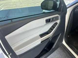 Ford Explorer 2023 AWD XLT 4dr SUV