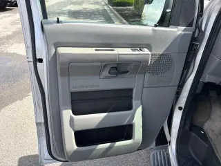 Ford E-Series 2014 E-350 SD XL 3dr Passenger Van