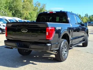 Ford F-150 2022 4x4 XLT 4 puertas SuperCahreña caja corta 5,5 pies