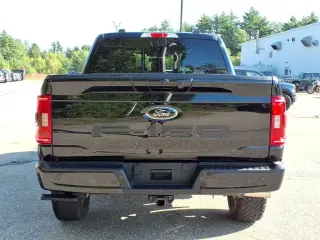 Ford F-150 2022 4x4 XLT 4 puertas SuperCahreña caja corta 5,5 pies