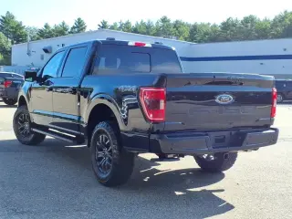 Ford F-150 2022 4x4 XLT 4 puertas SuperCahreña caja corta 5,5 pies
