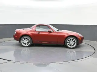 Mazda MX-5 Miata 2008 Grand Touring 2desc Convertible w/Power Hard Top (2L I4 6M)
