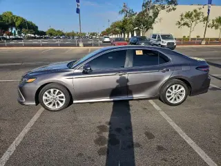 Toyota Camry 2024 LE 4dr Sedán