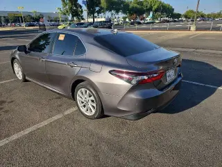 Toyota Camry 2024 LE 4dr Sedán