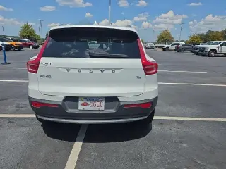Volvo XC40 2021 T4 Momentum 4dr SUV