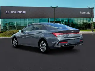 Hyundai ELANTRA 2025 SEL Confort 4p Sedan