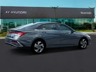 Hyundai ELANTRA 2025 SEL Confort 4p Sedan