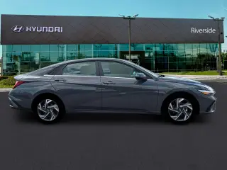 Hyundai ELANTRA 2025 SEL Confort 4p Sedan
