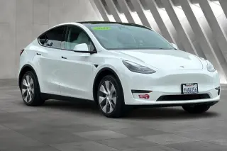 Tesla Model Y 2023 AWD Long Range 4dr Crossover