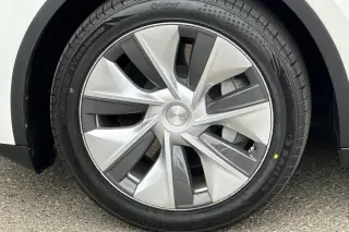 Tesla Model Y 2023 AWD Long Range 4dr Crossover
