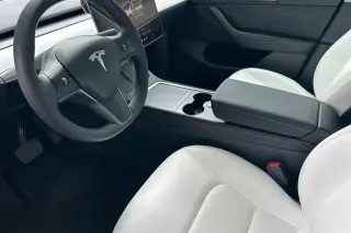 Tesla Model Y 2023 AWD Long Range 4dr Crossover