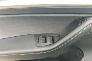 Tesla Model Y 2023 AWD Long Range 4dr Crossover