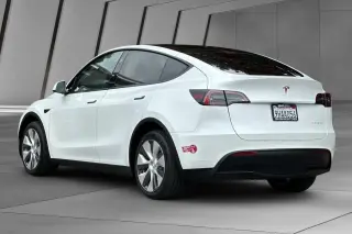 Tesla Model Y 2023 AWD Long Range 4dr Crossover