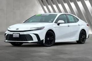 Toyota Camry 2026 SE 4dr Sed n