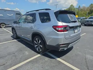 Honda Pilot 2023 AWD Touring 4p SUV
