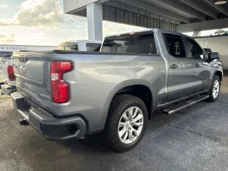 Chevrolet Silverado 1500 2021 4x2 Custom 4dr Cabina de tripulación 5.8 ft. CB