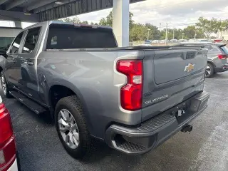 Chevrolet Silverado 1500 2021 4x2 Custom 4dr Cabina de tripulación 5.8 ft. CB