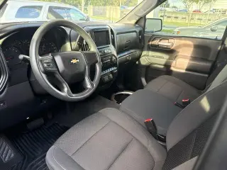 Chevrolet Silverado 1500 2021 4x2 Custom 4dr Cabina de tripulación 5.8 ft. CB