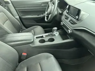 Nissan Altima 2023 2.5 S 4dr Sedán