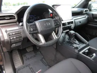 Toyota Tacoma 2024 4x4 Limited 4p Doble Cabina 5.0 ft CB
