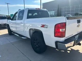 Chevrolet Silverado 1500 2009 4x4 LTZ 4dr Crew Cab 5.8 ft SB
