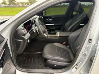 Clase C Mercedes-Benz 2022 AWD C 300 4MATIC Sedan de 4 puertas