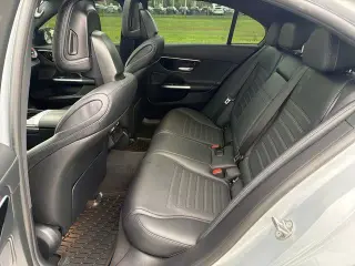 Clase C Mercedes-Benz 2022 AWD C 300 4MATIC Sedan de 4 puertas