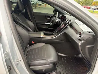 Clase C Mercedes-Benz 2022 AWD C 300 4MATIC Sedan de 4 puertas