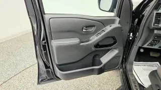 Nissan Frontier 2023 4x4 PRO-4X 4dr Crew Cab 5 ft. SB