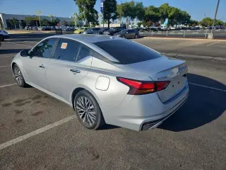 Nissan Altima 2023 2.5 SV 4p Sedan