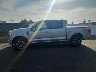 Ford F-150 2022 4x4 Lariat 4dr SuperCrew 6.5 ft. SB