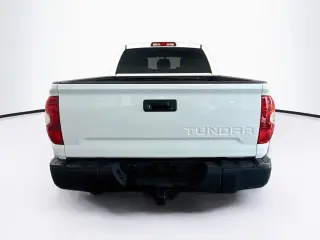 Toyota Tundra 2016 4x2 SR5 Cabina Doble Pickup SB (5.7L V8 FFV)