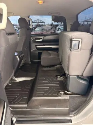 Toyota Tundra 2017 4x2 SR5 4p CrewMax Cabina Extendida Camioneta SB (5.7L V8 FFV)