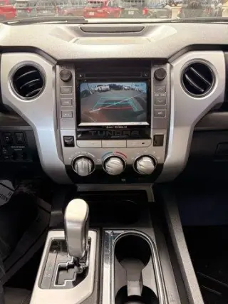 Toyota Tundra 2017 4x2 SR5 4p CrewMax Cabina Extendida Camioneta SB (5.7L V8 FFV)