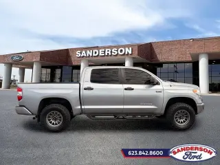 Toyota Tundra 2017 4x2 SR5 4p CrewMax Cabina Extendida Camioneta SB (5.7L V8 FFV)