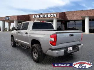 Toyota Tundra 2017 4x2 SR5 4p CrewMax Cabina Extendida Camioneta SB (5.7L V8 FFV)