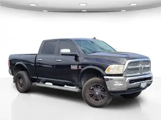 Ram 2500 2015 4x4 Laramie 4p Cabina de Tripulação Tripla 6,3 ft. CA Pick-up