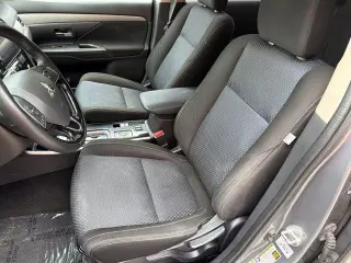 Mitsubishi Outlander 2018 4x4 ES 4p SUV