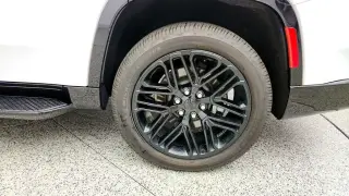 Jeep Wagoneer 2023 4x4 Carbón 4p SUV