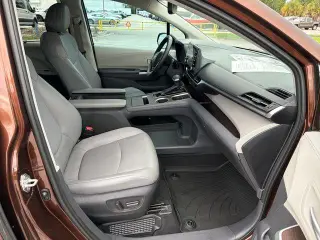 Toyota Sienna 2022 XLE 8-Pasajeros 4p Mini-Van